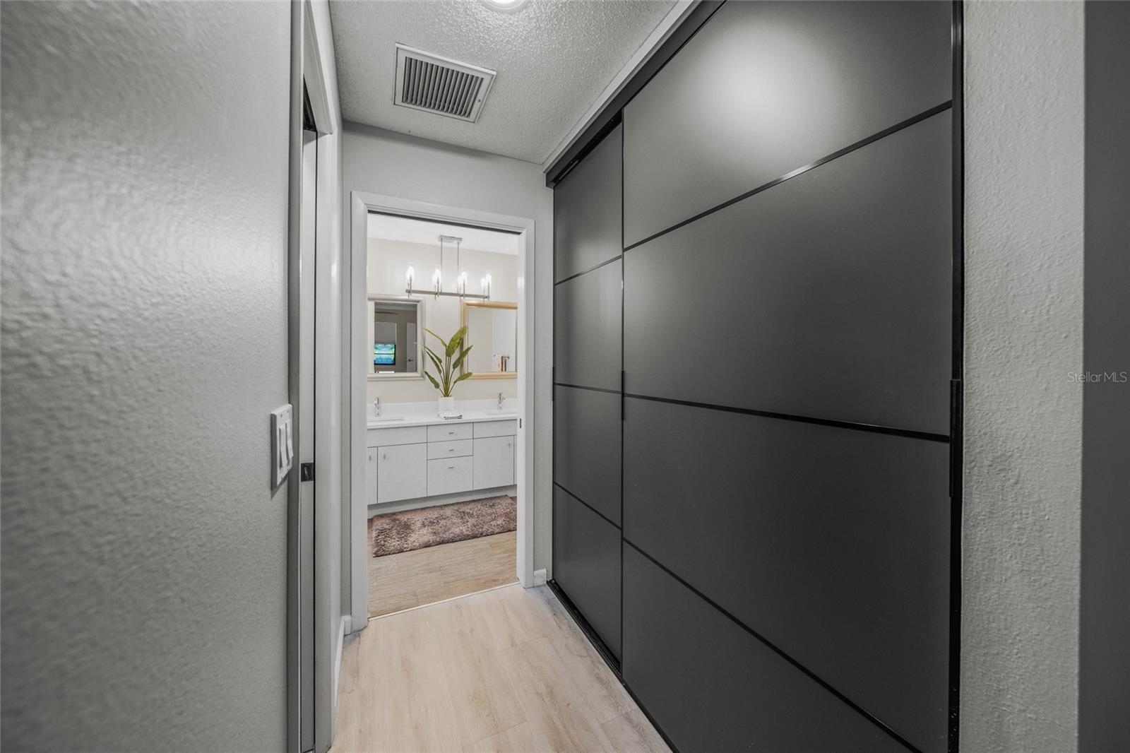 SARASOTA VENICE CO 09 37 18 - Residential