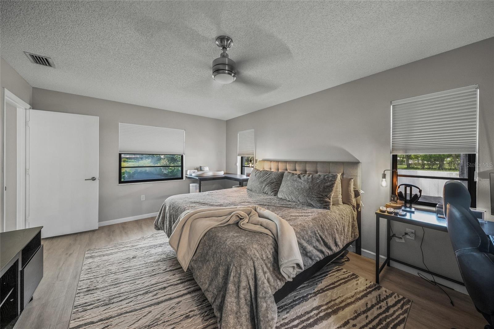 SARASOTA VENICE CO 09 37 18 - Residential