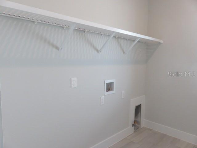 AQUA LAGOON - Residential Lease