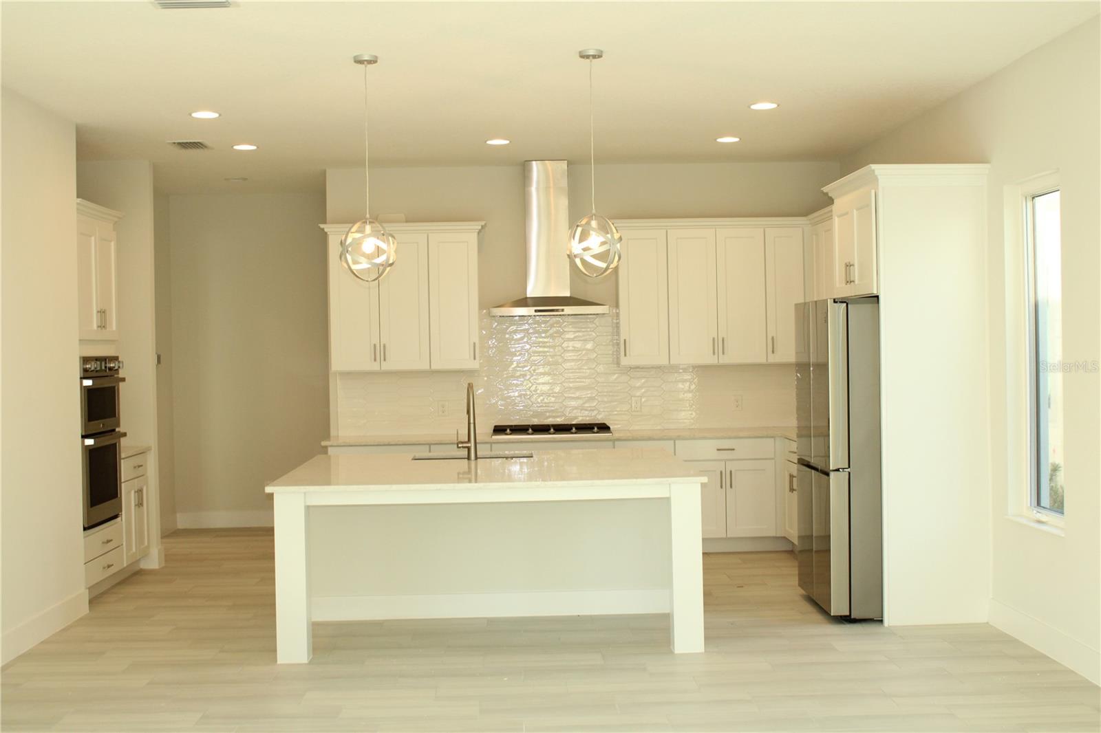 AQUA LAGOON - Residential Lease