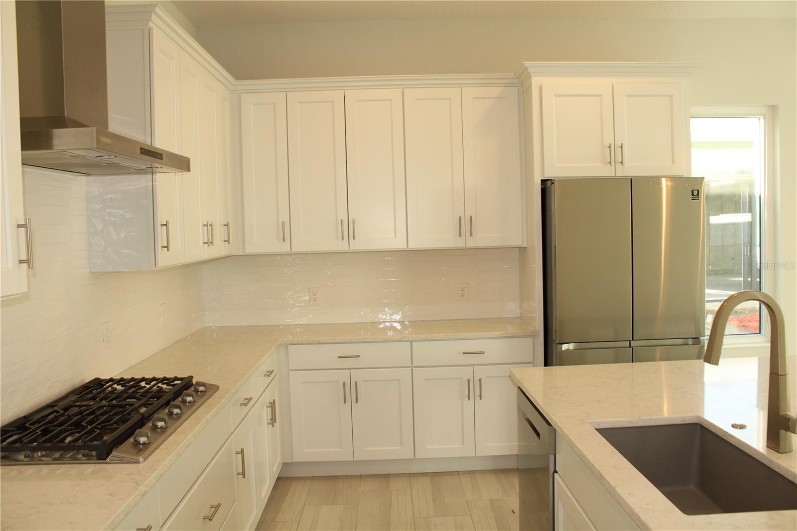 AQUA LAGOON - Residential Lease