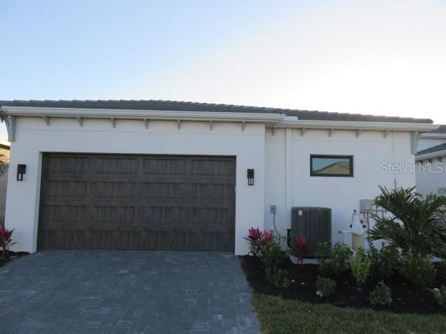 AQUA LAGOON - Residential Lease