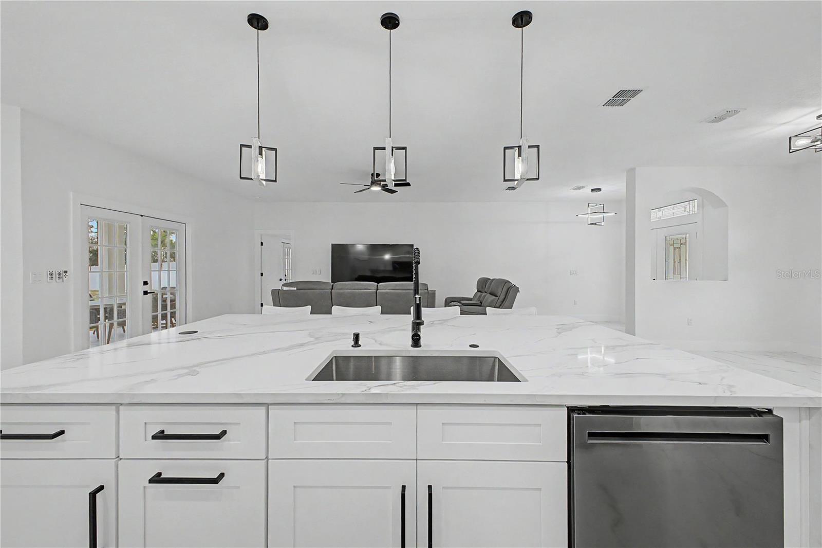 ROYAL HIGHLANDS - Residential