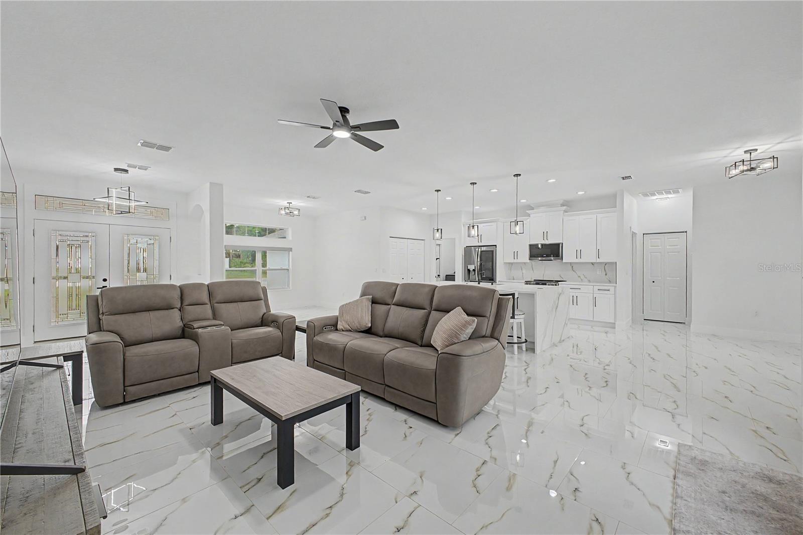 ROYAL HIGHLANDS - Residential