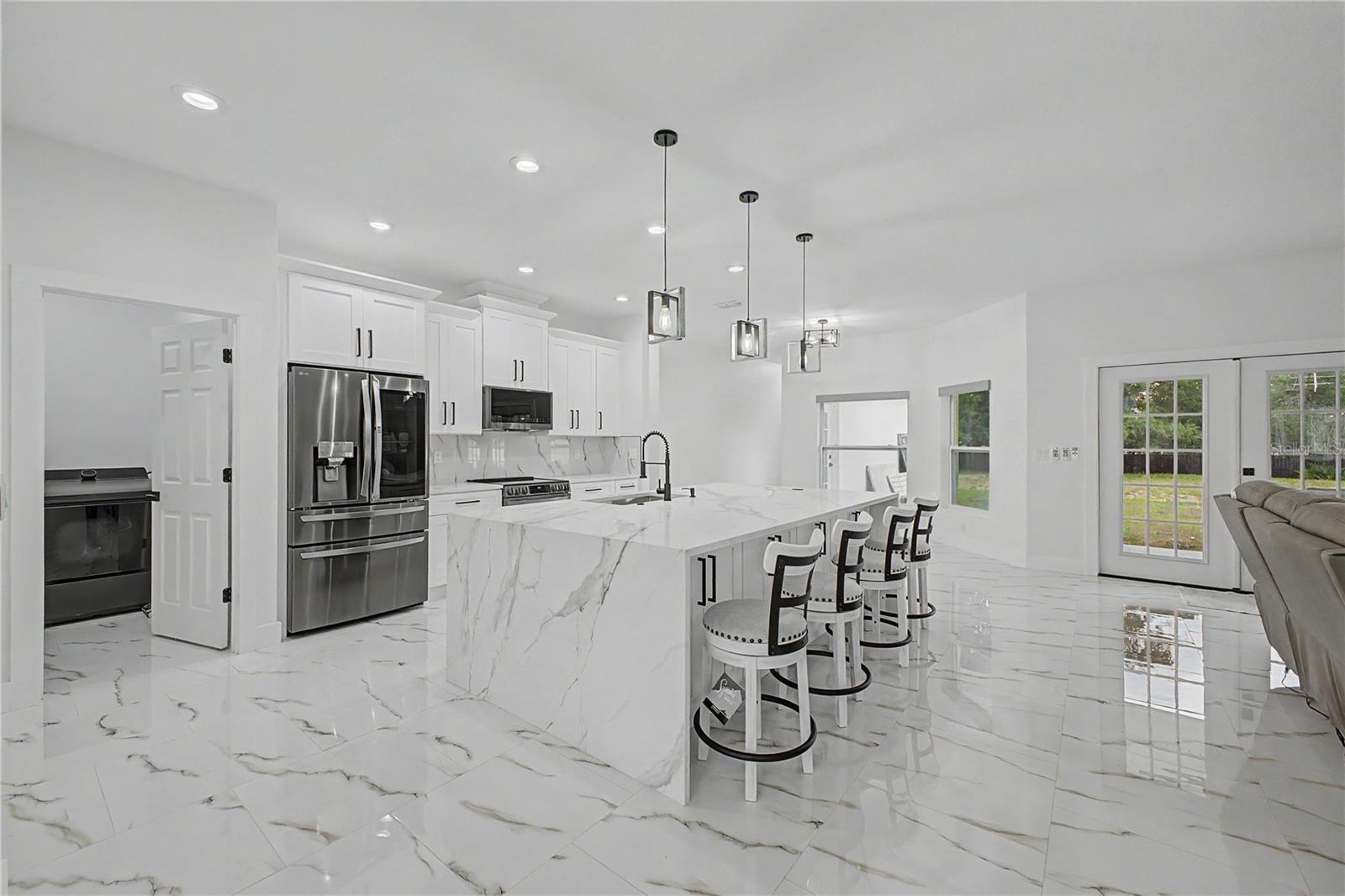 ROYAL HIGHLANDS - Residential