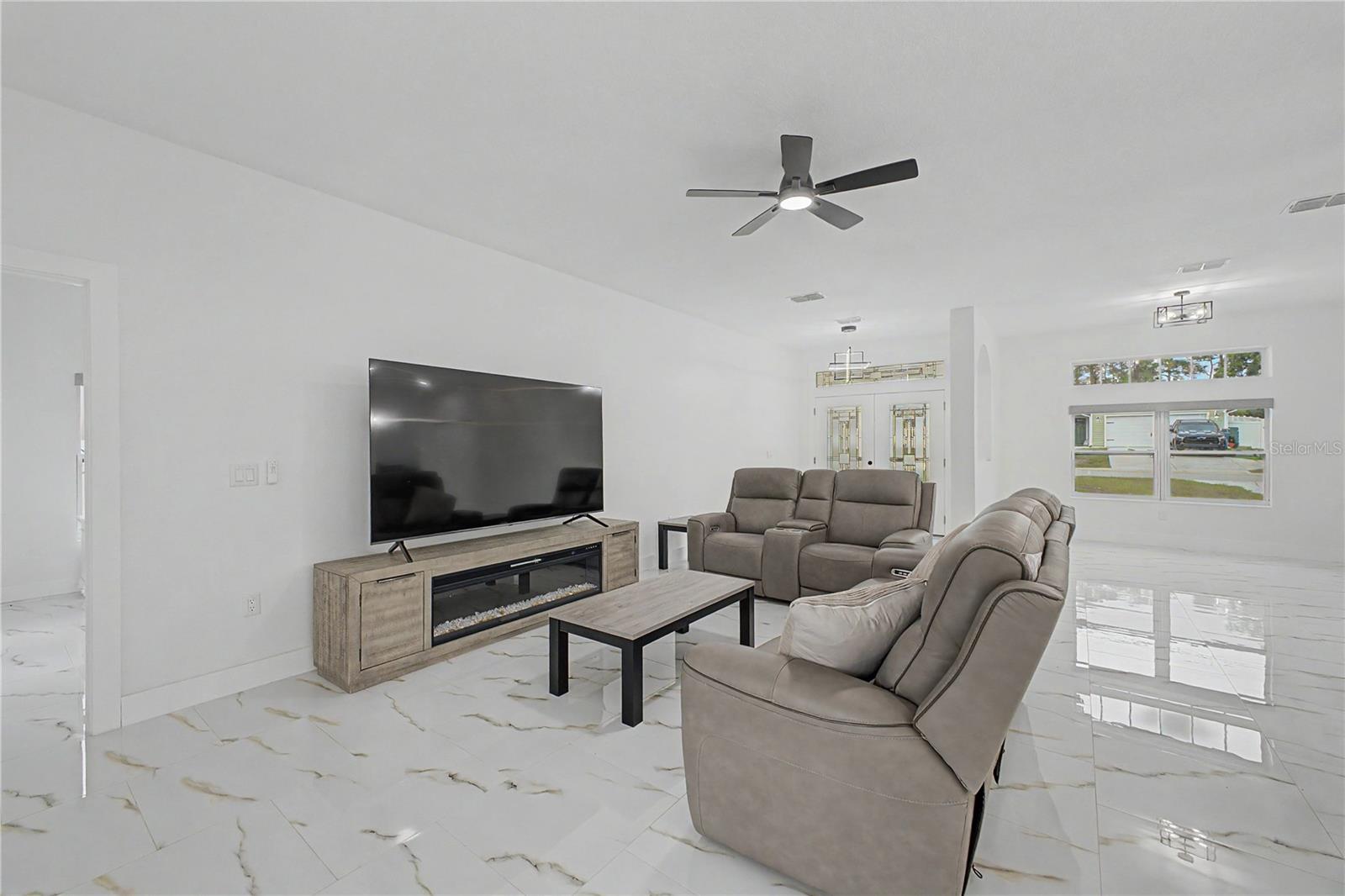 ROYAL HIGHLANDS - Residential