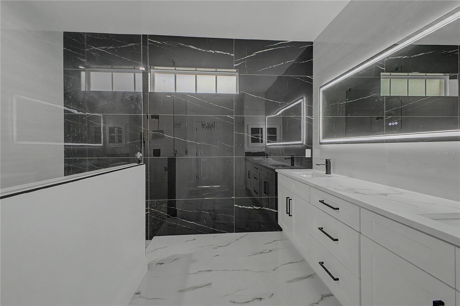 ROYAL HIGHLANDS - Residential
