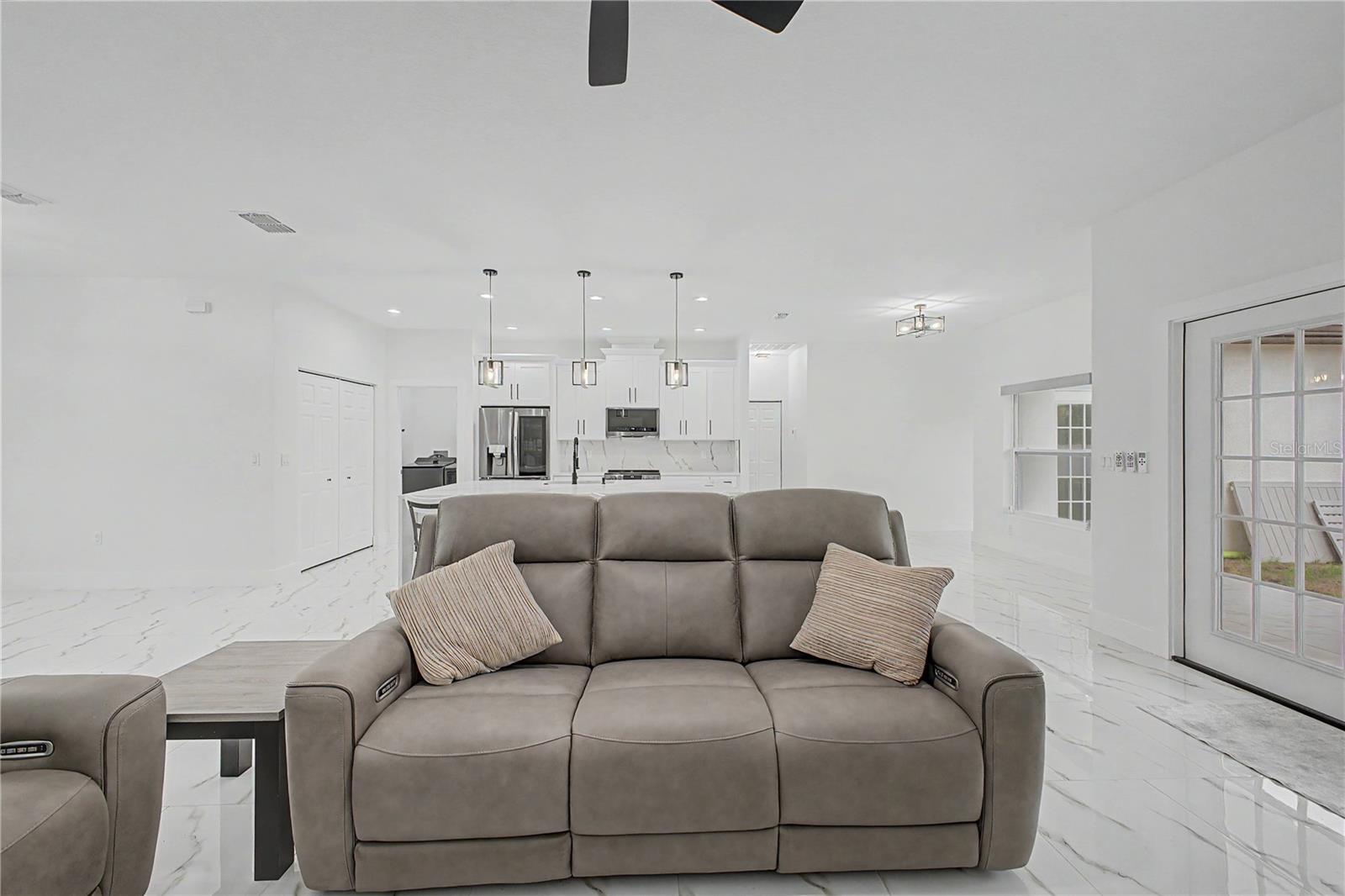 ROYAL HIGHLANDS - Residential