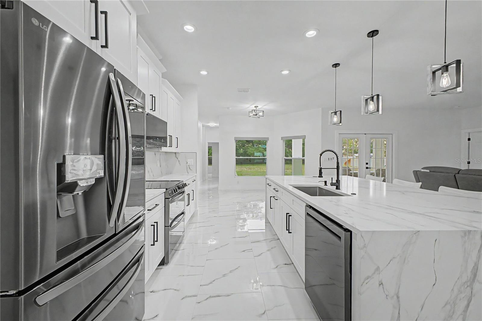 ROYAL HIGHLANDS - Residential