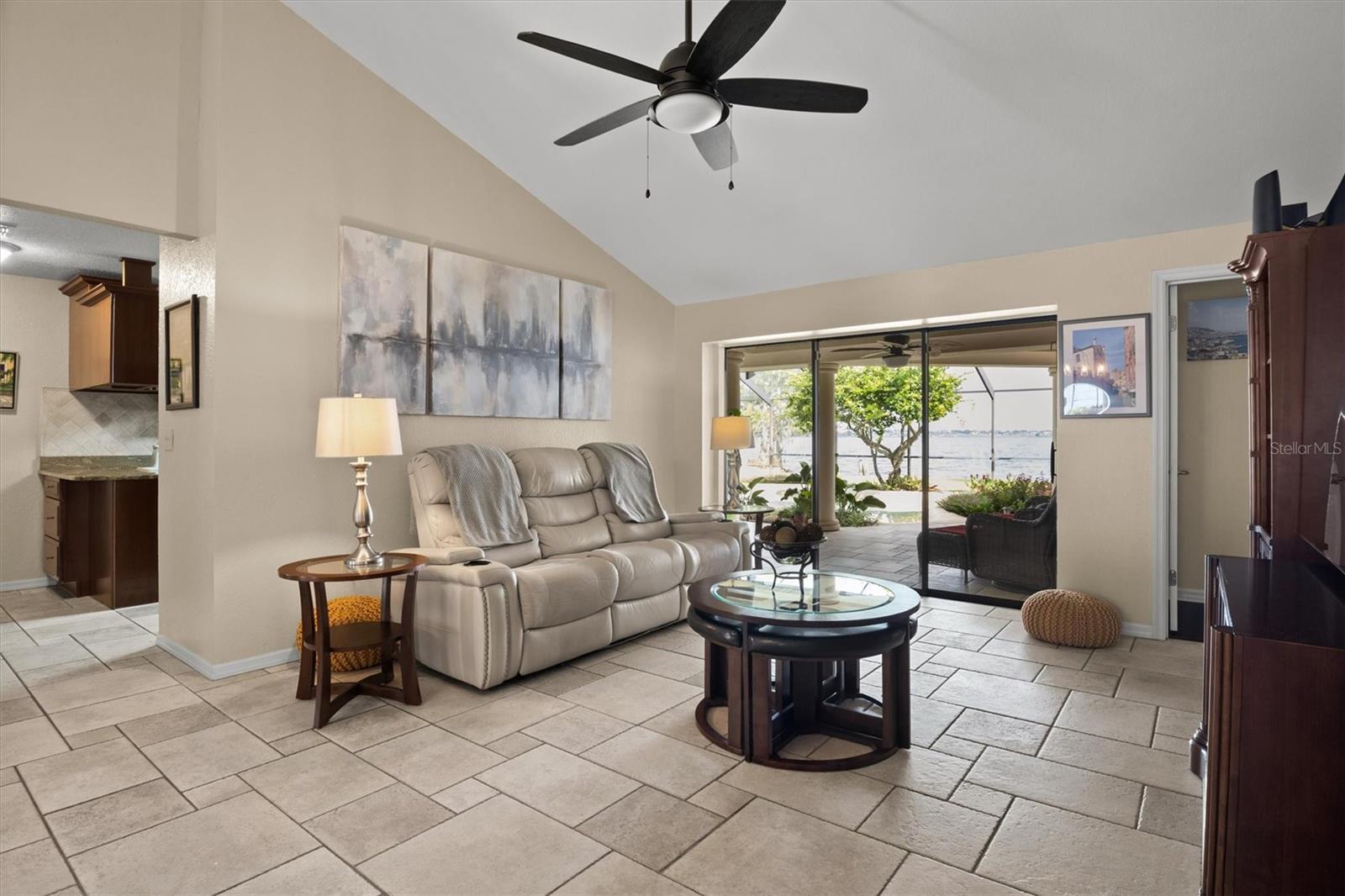 926 VAN DRIVE