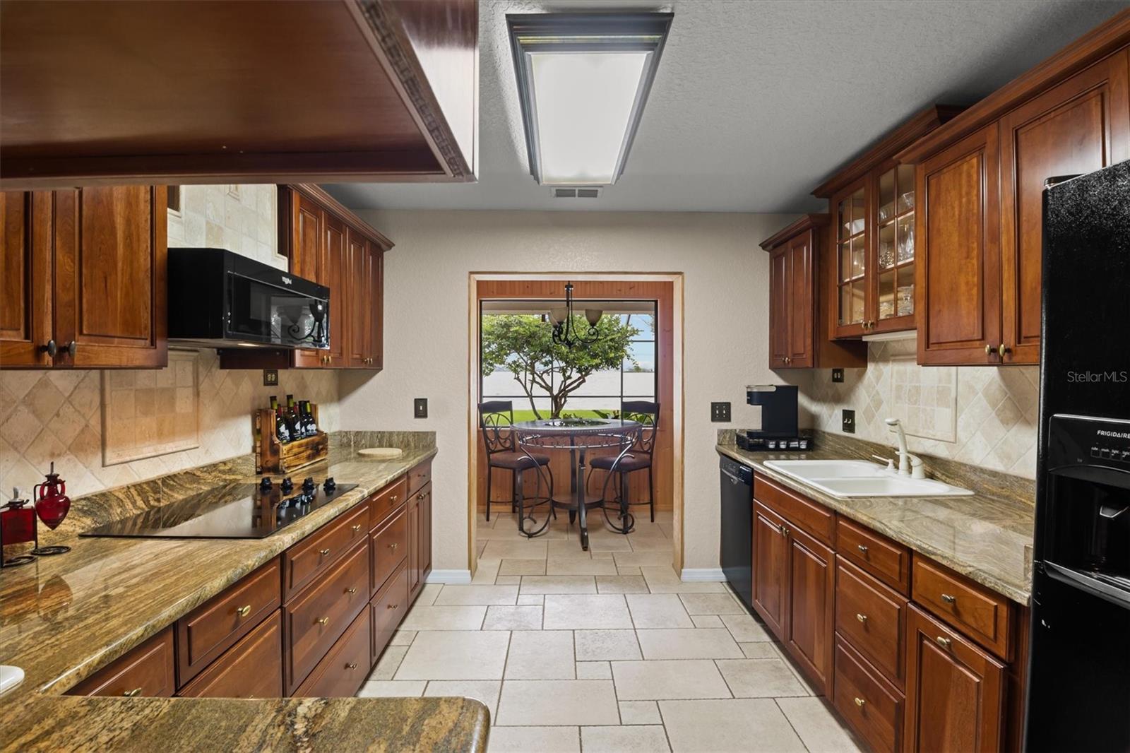 926 VAN DRIVE