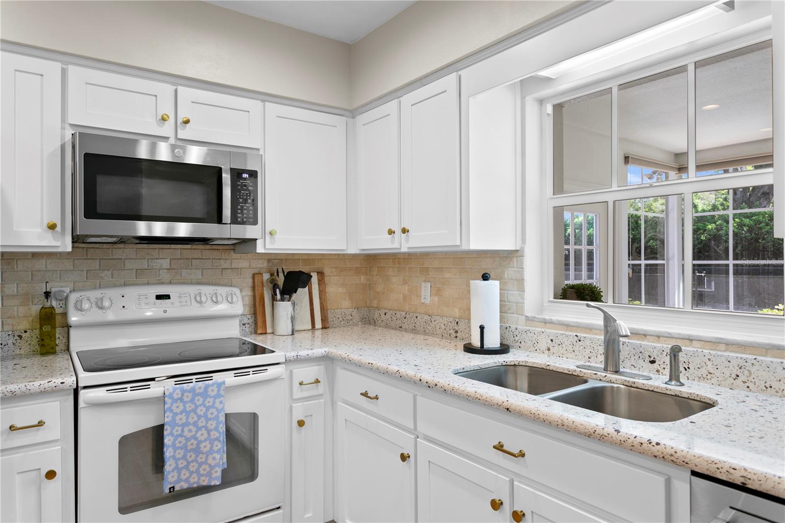 BRENTWOOD SUB - Residential