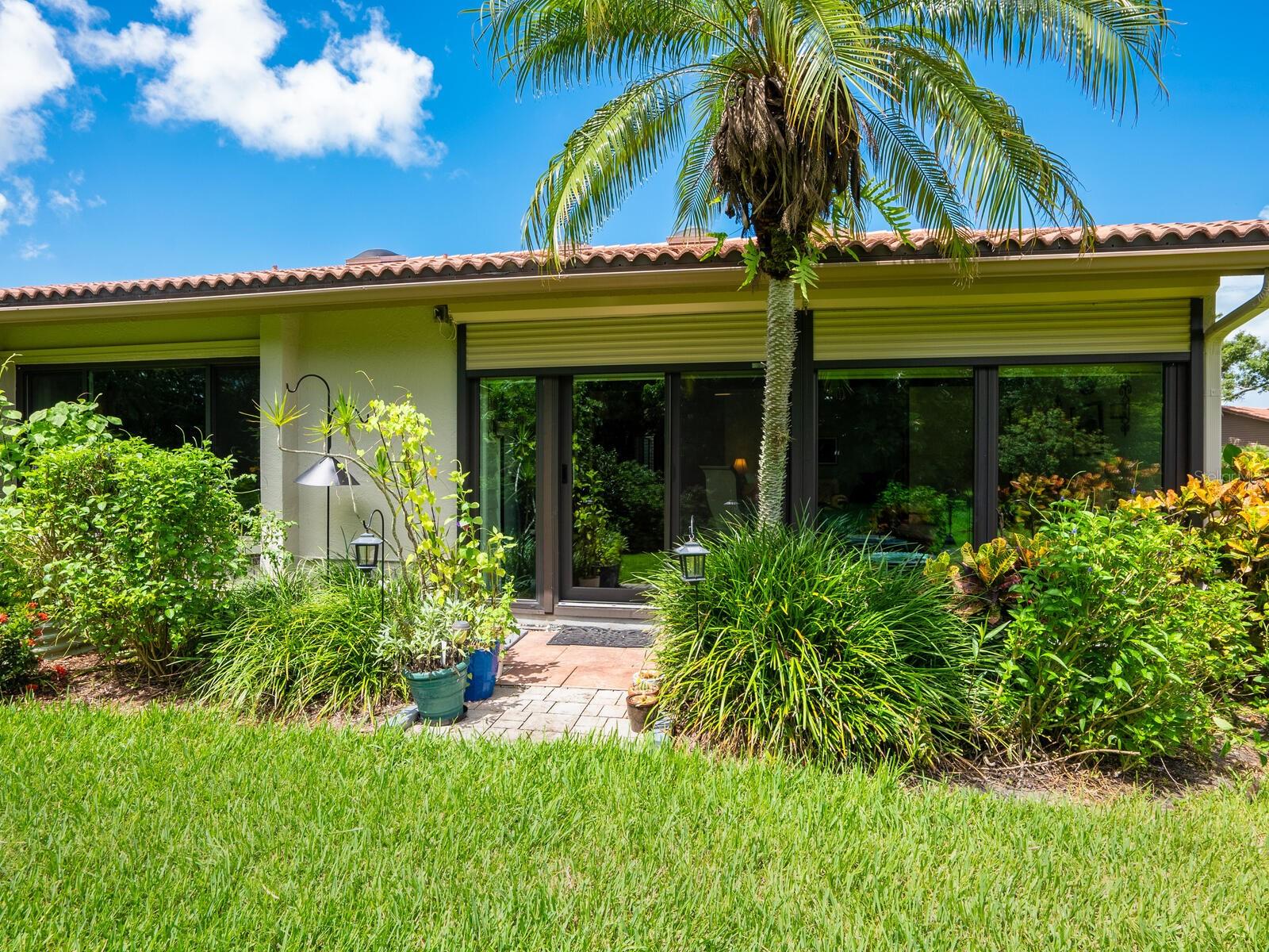 LAKESHORE VILLAGE - Residential