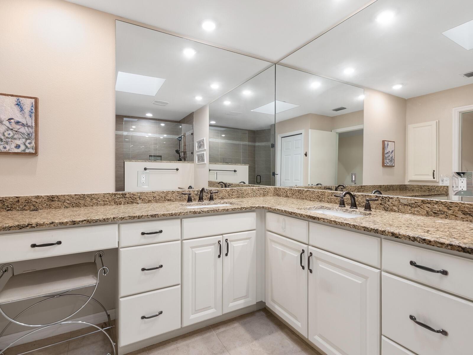 LAKESHORE VILLAGE - Residential