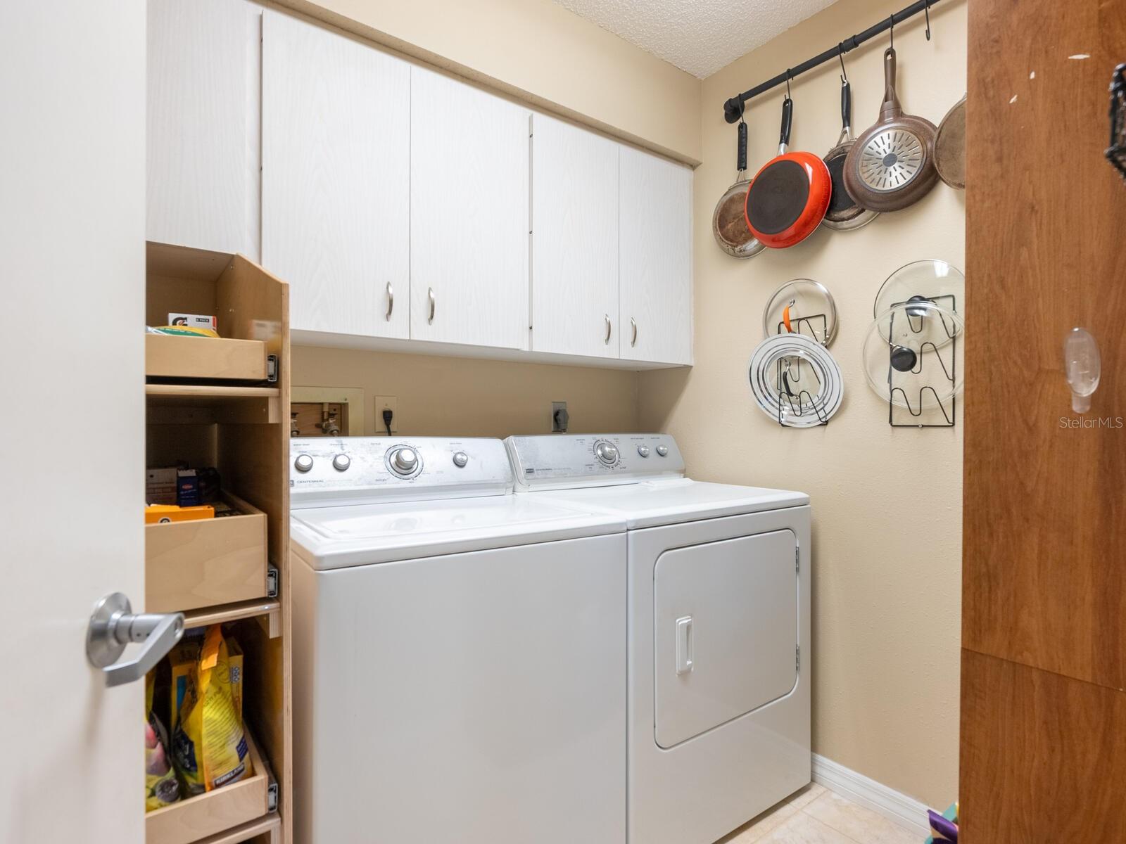 LAKESHORE VILLAGE - Residential