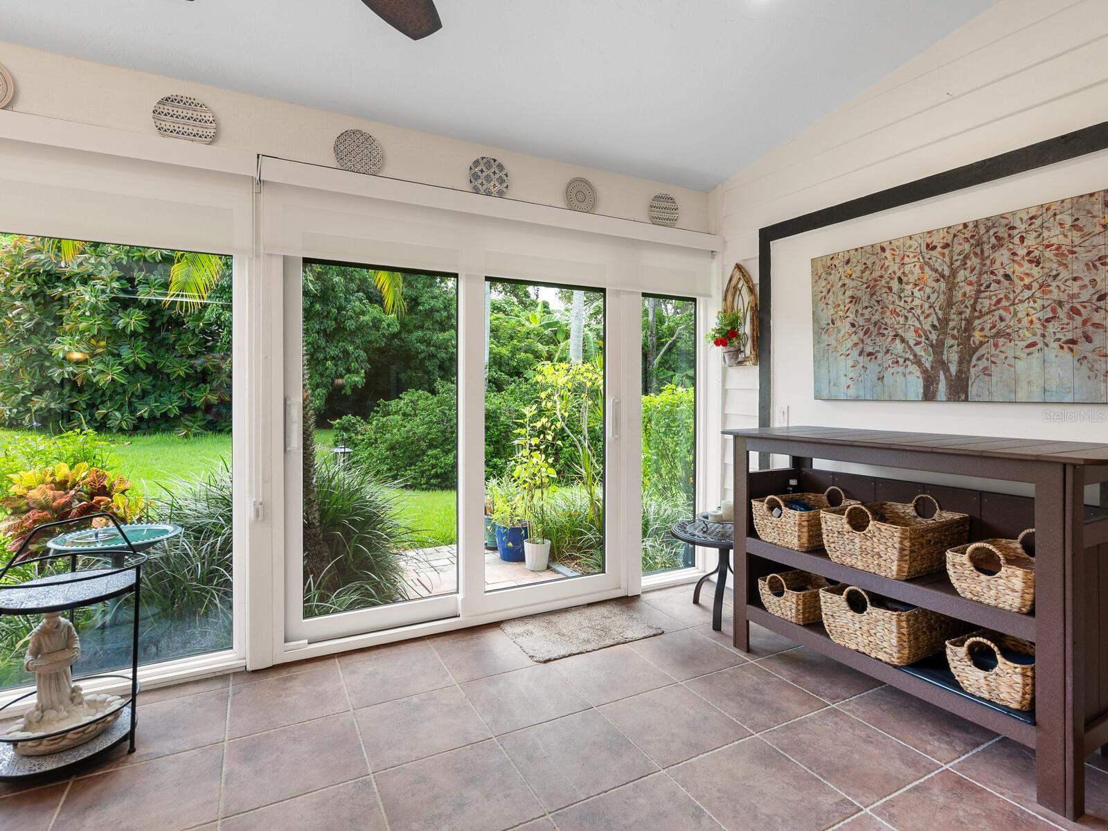 LAKESHORE VILLAGE - Residential