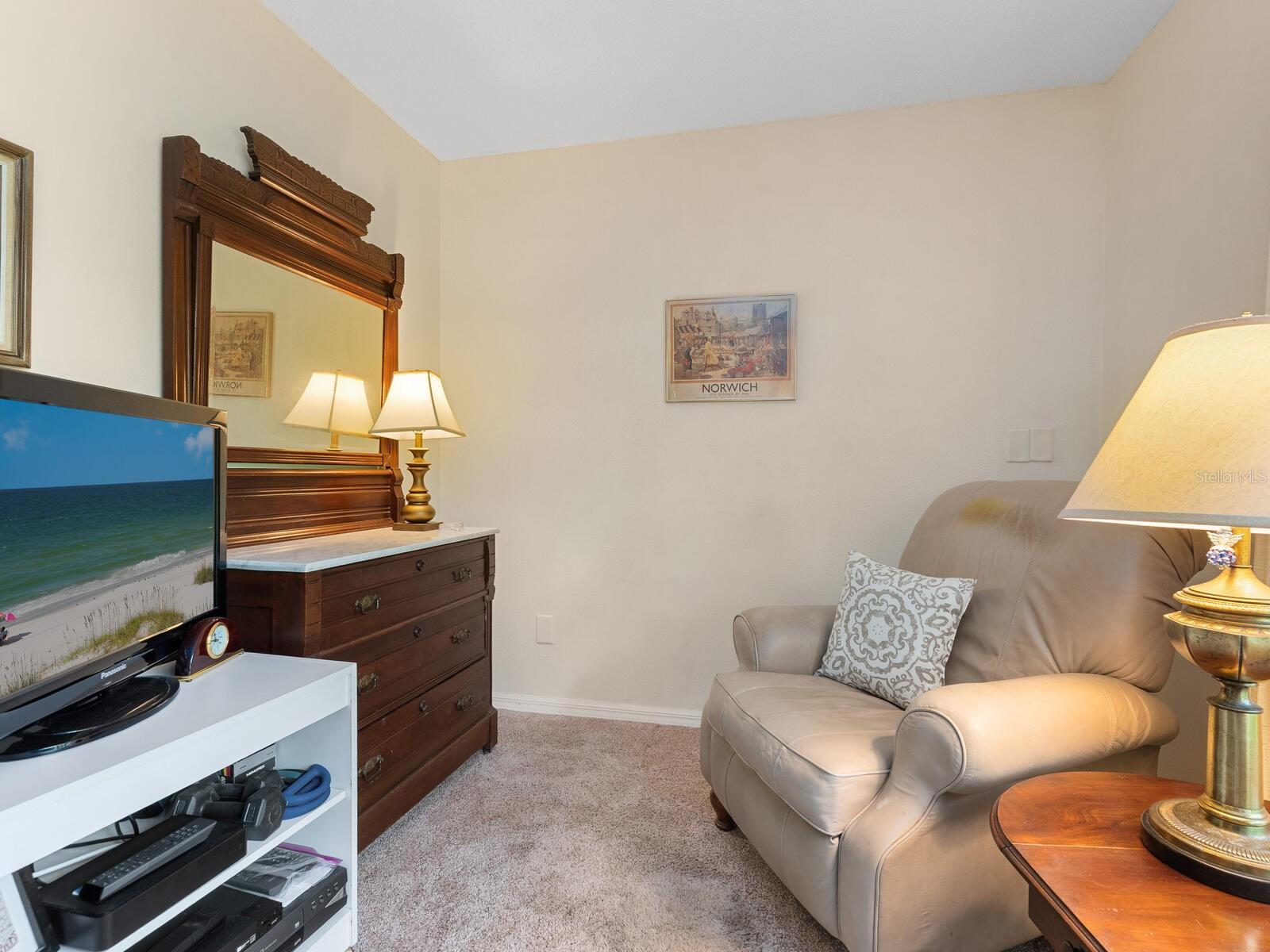 LAKESHORE VILLAGE - Residential