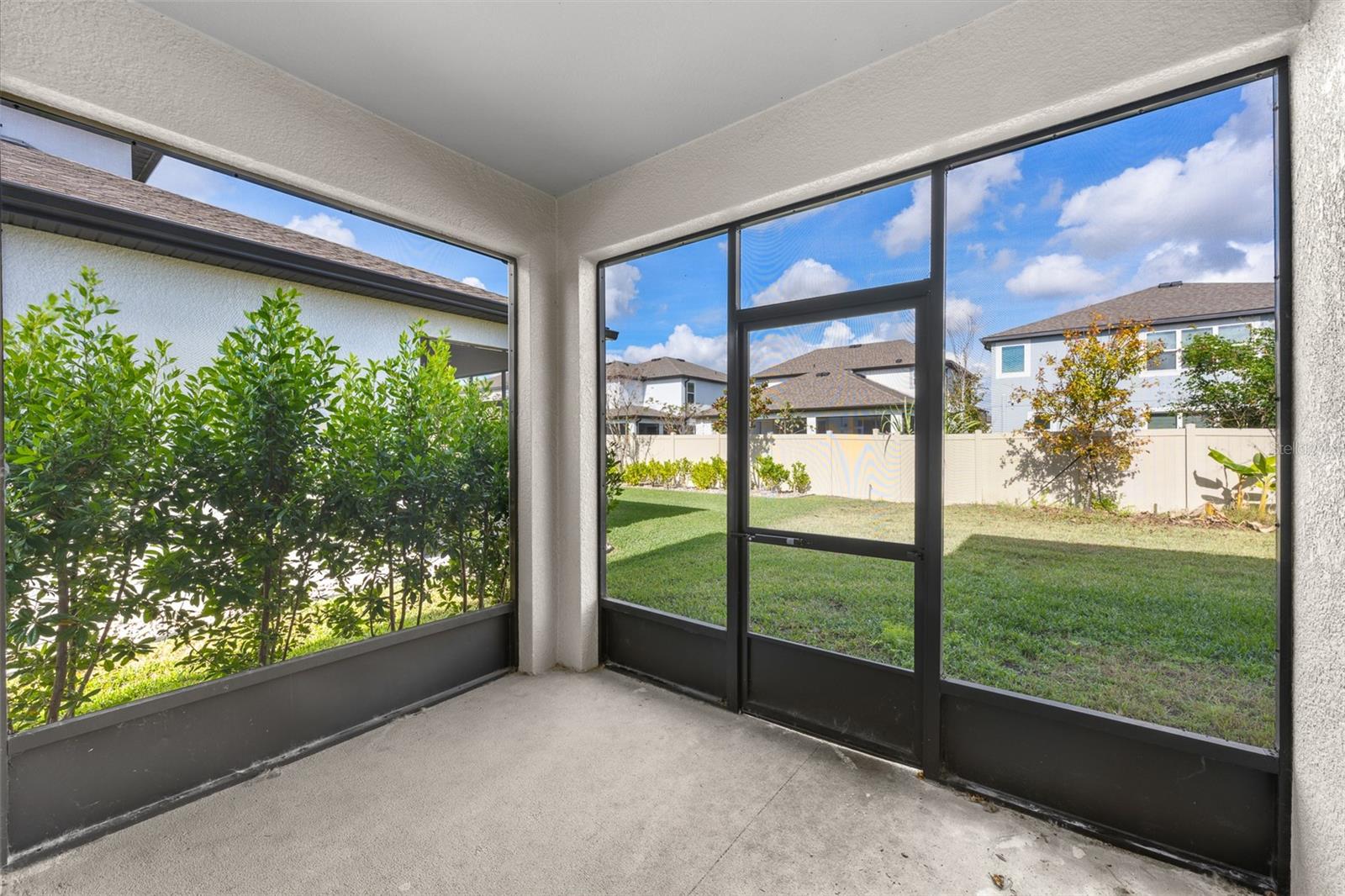 WHISPERING OAKS PRESERVE PH 1 - Residential Lease