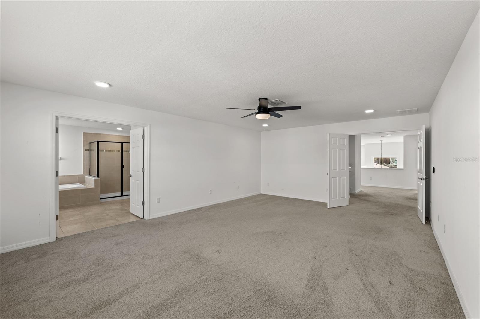 WHISPERING OAKS PRESERVE PH 1 - Residential Lease