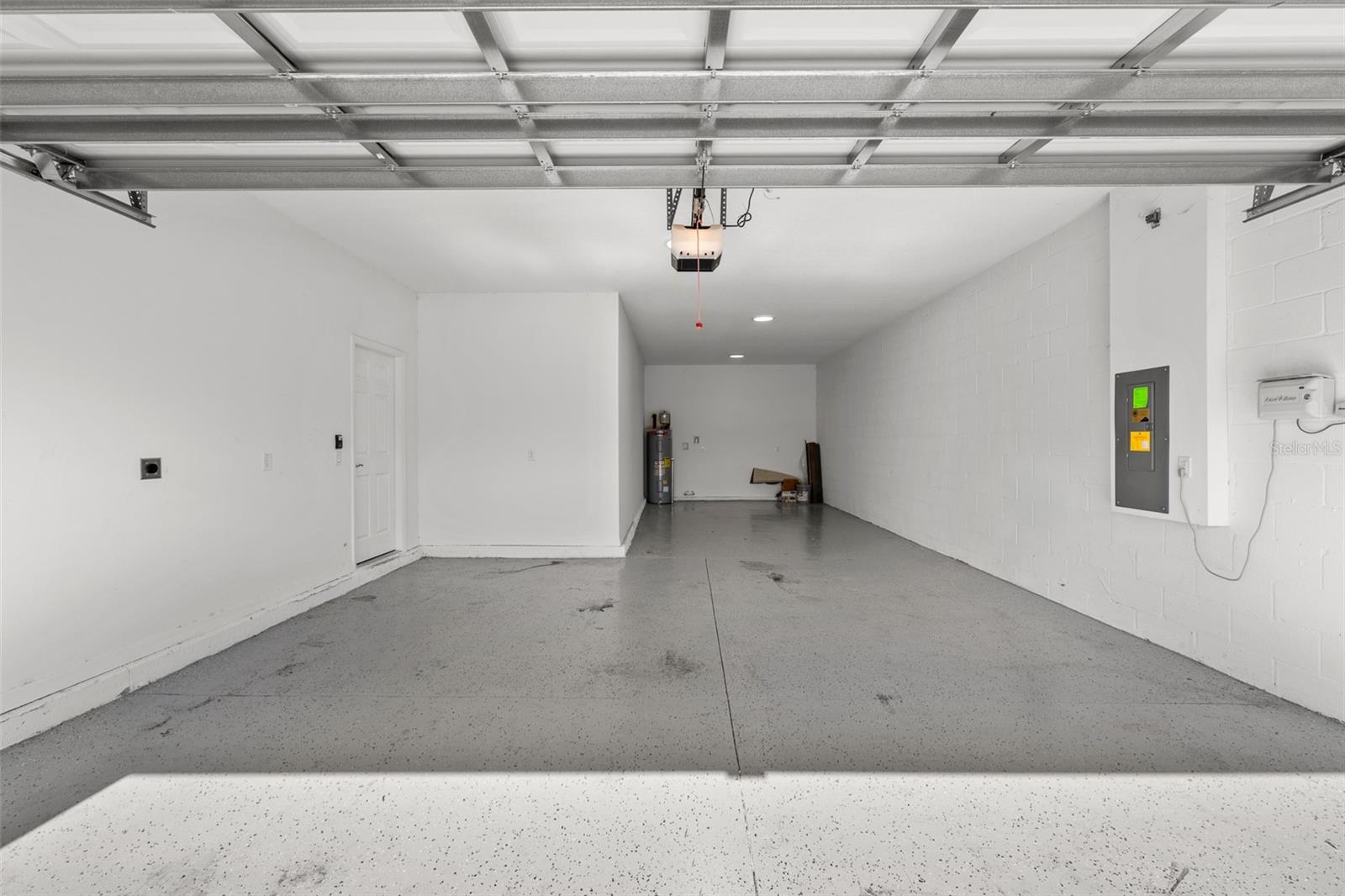 WHISPERING OAKS PRESERVE PH 1 - Residential Lease