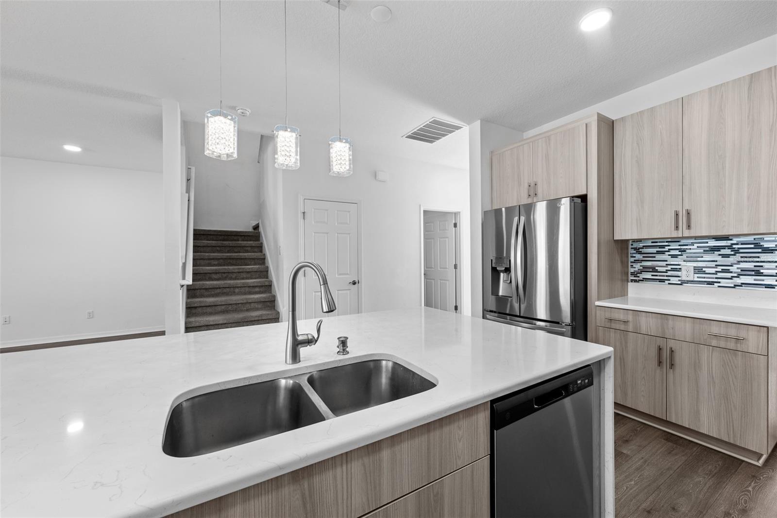 WHISPERING OAKS PRESERVE PH 1 - Residential Lease