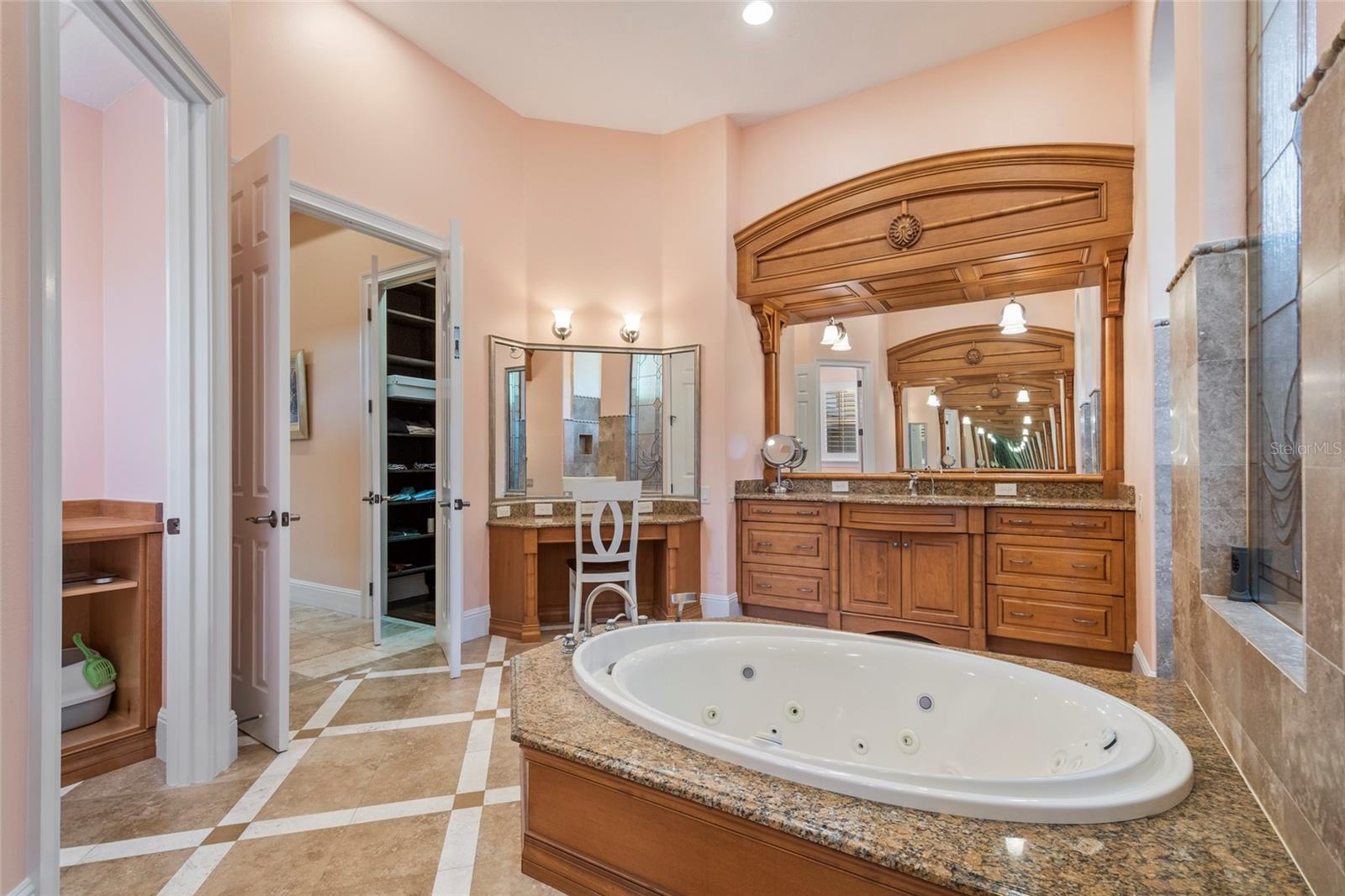 KEENES POINTE - Residential