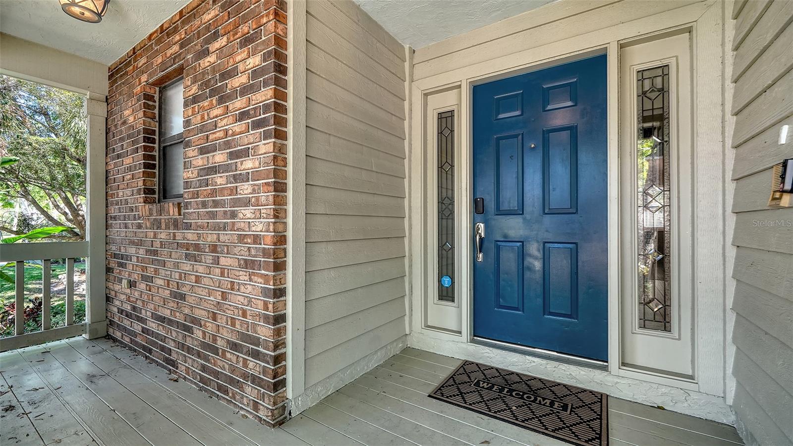 1533 OAK WAY