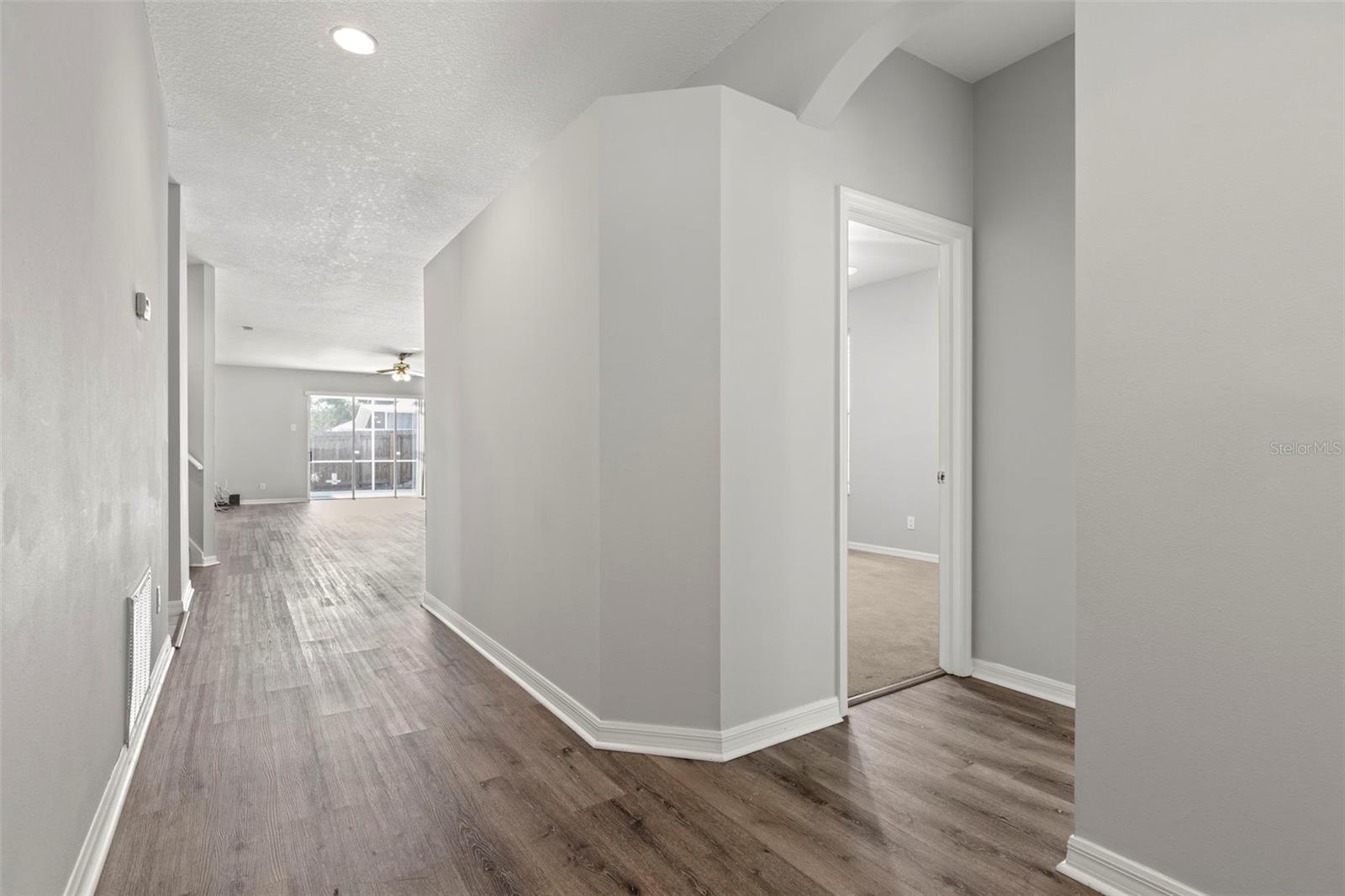 9818 WHITE BARN WAY