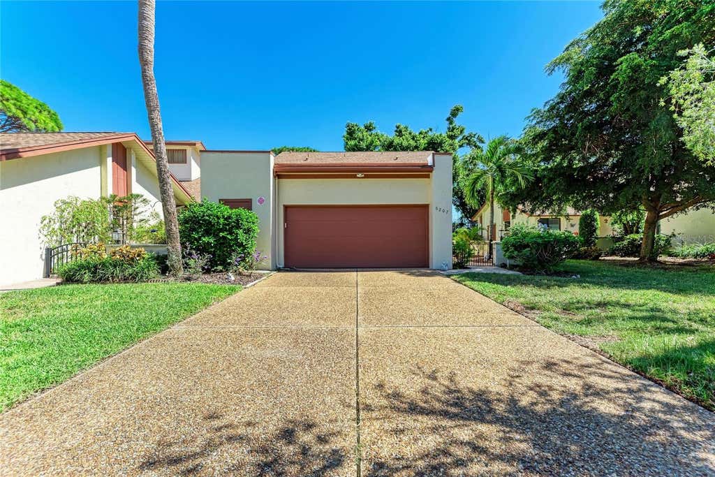 Photo of 6207 Courtside Drive #23, Bradenton, FL 34210 (MLS # A4699978)