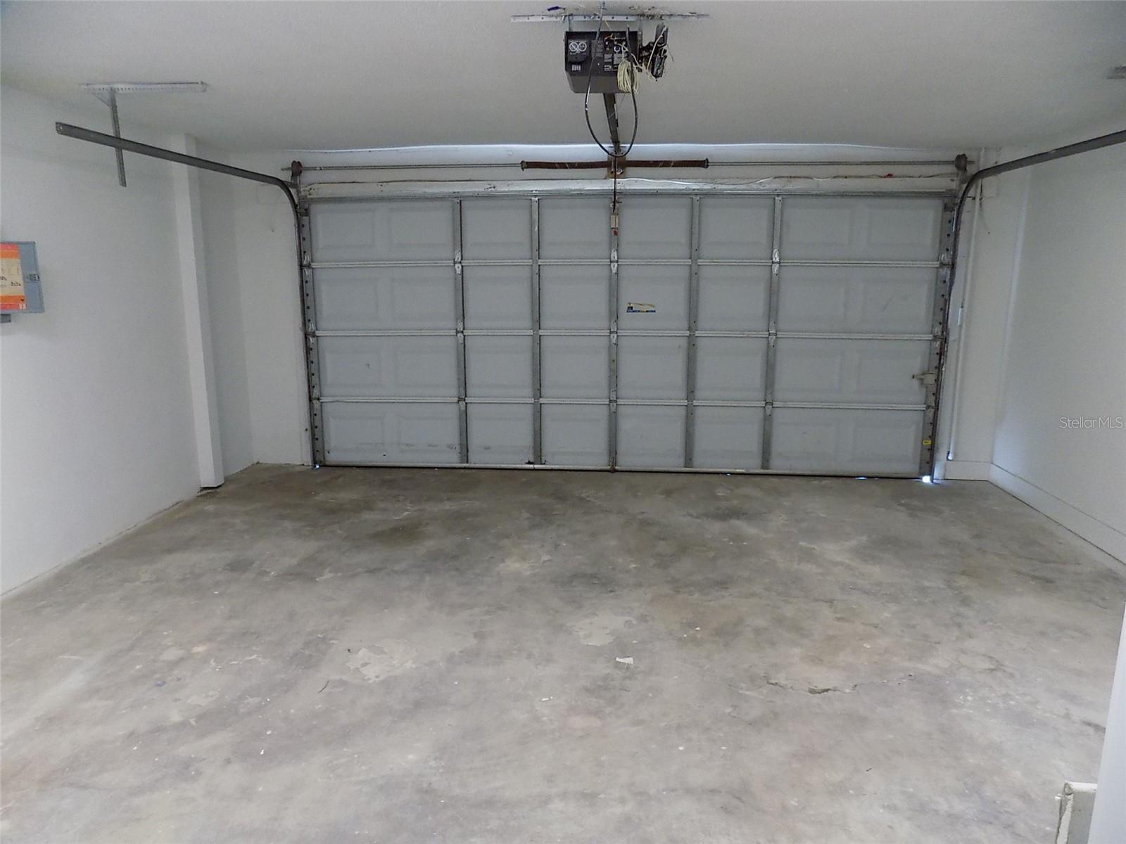 HARBOR PALMS-UNIT ONE - Residential