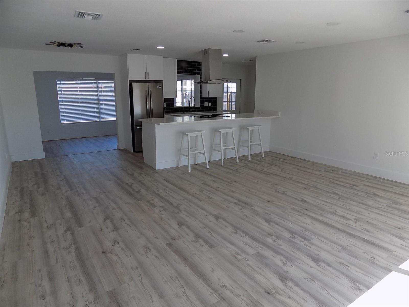 1802 CHINABERRY DRIVE