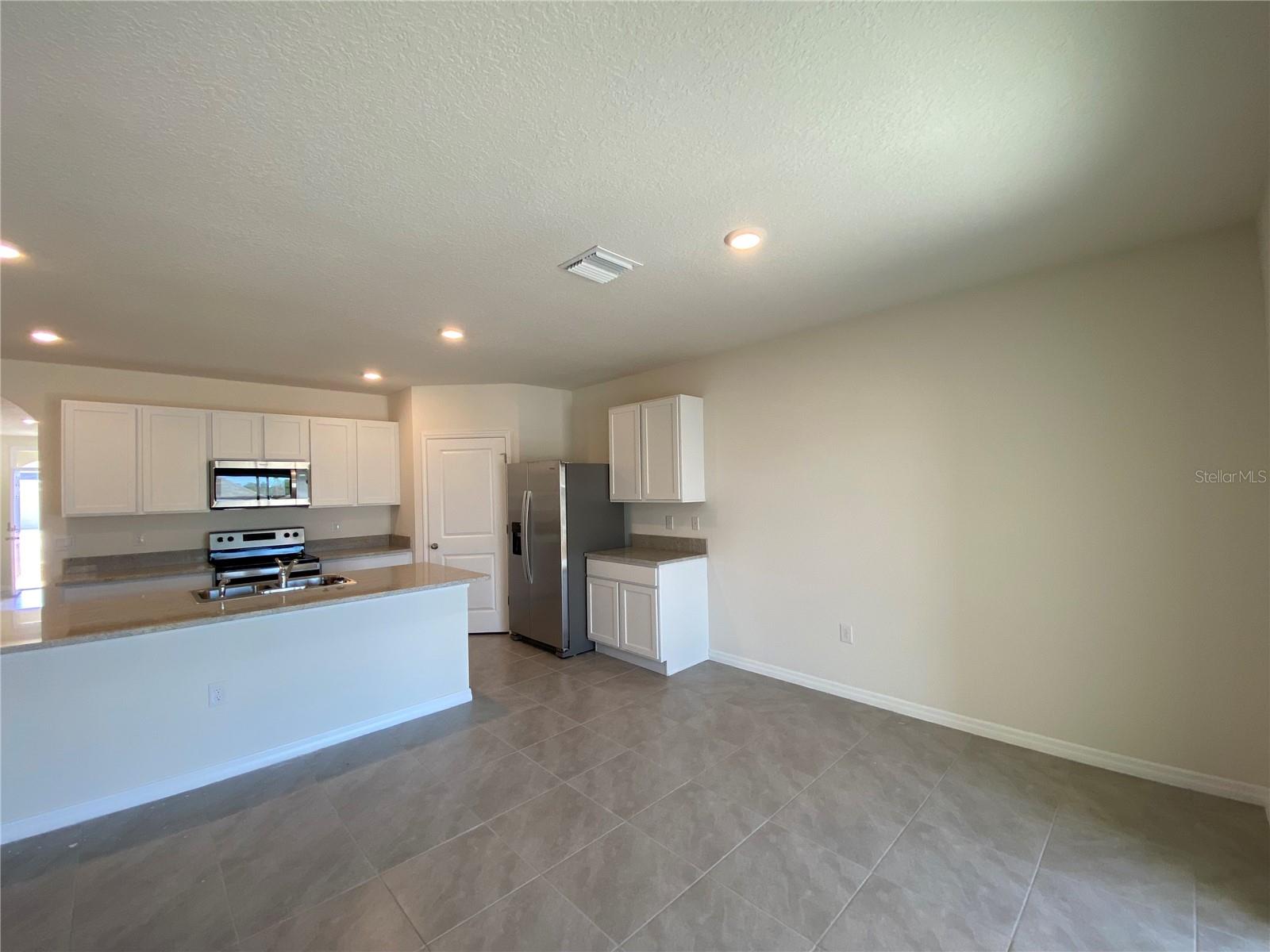 LAKE DIAMOND NORTH SUB - Residential Lease