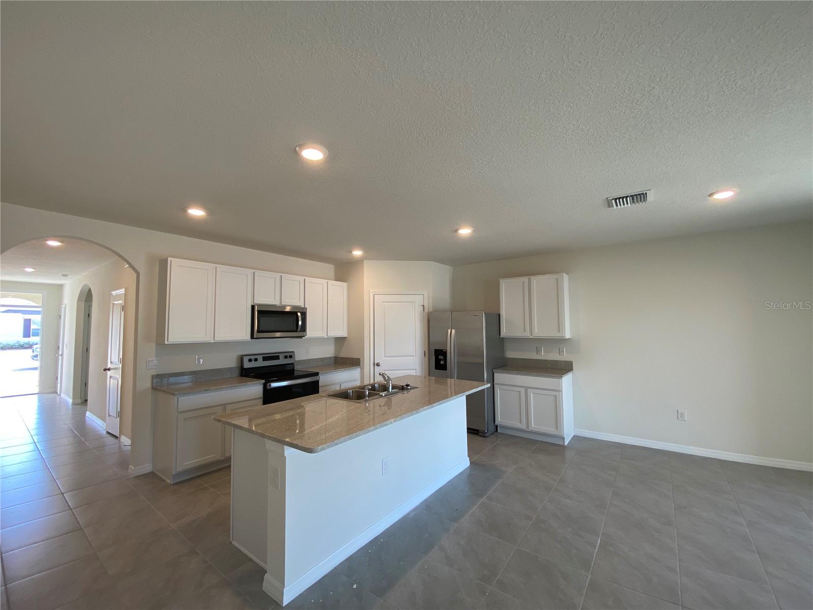 LAKE DIAMOND NORTH SUB - Residential Lease