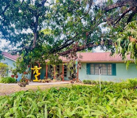 Photo of 550 46th Street, Sarasota, FL 34234 (MLS # A4668768)