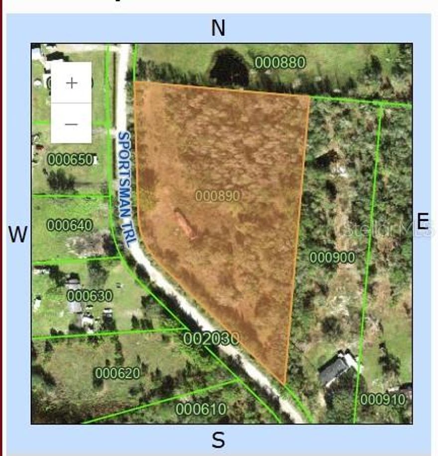 Welcome to Lakeland, Florida! This 4.03-acre property offers the perfect opportunity to build your dream home or bring in a new mobile home. An existing vacant mobile home is on site, but the real value lies in the land and utilities already in place. Enjoy the convenience of a well and septic system, simply add a pump to the well. Electrical service is nearby and ready to be connected with a post. With essential infrastructure in place and plenty of space, this property provides endless possibilities to create the lifestyle you envision.