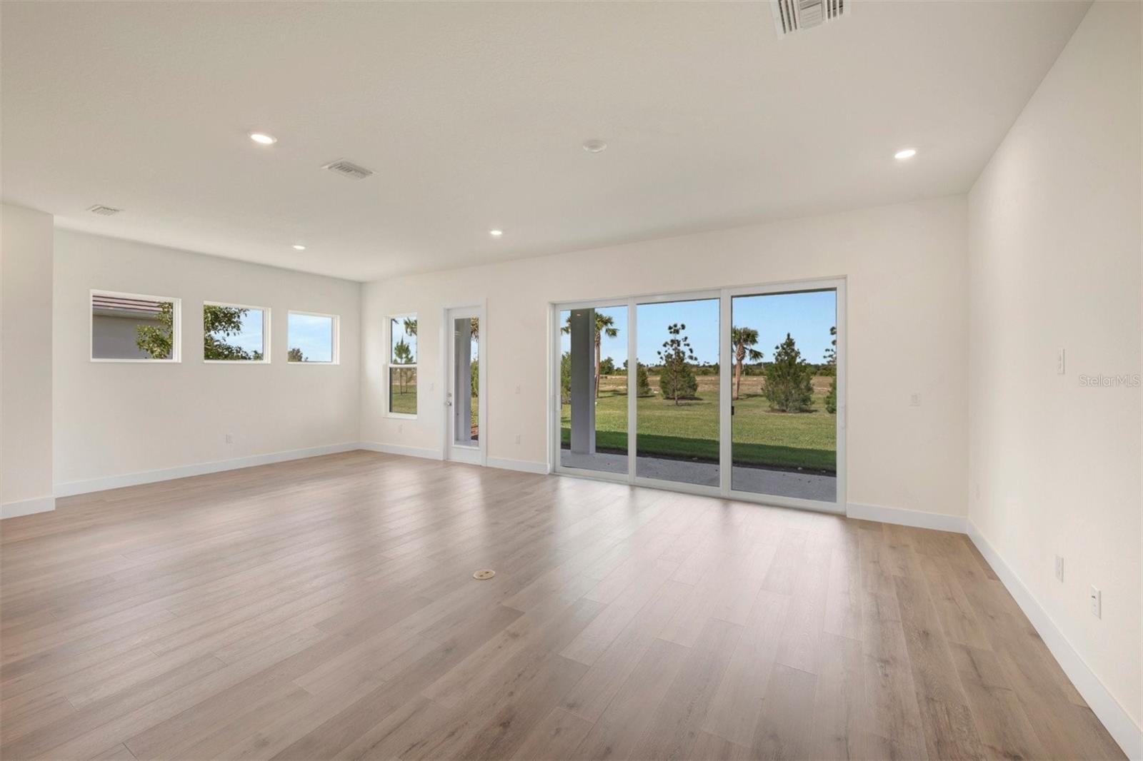 PALMERA AT WELLEN PARK - Residential