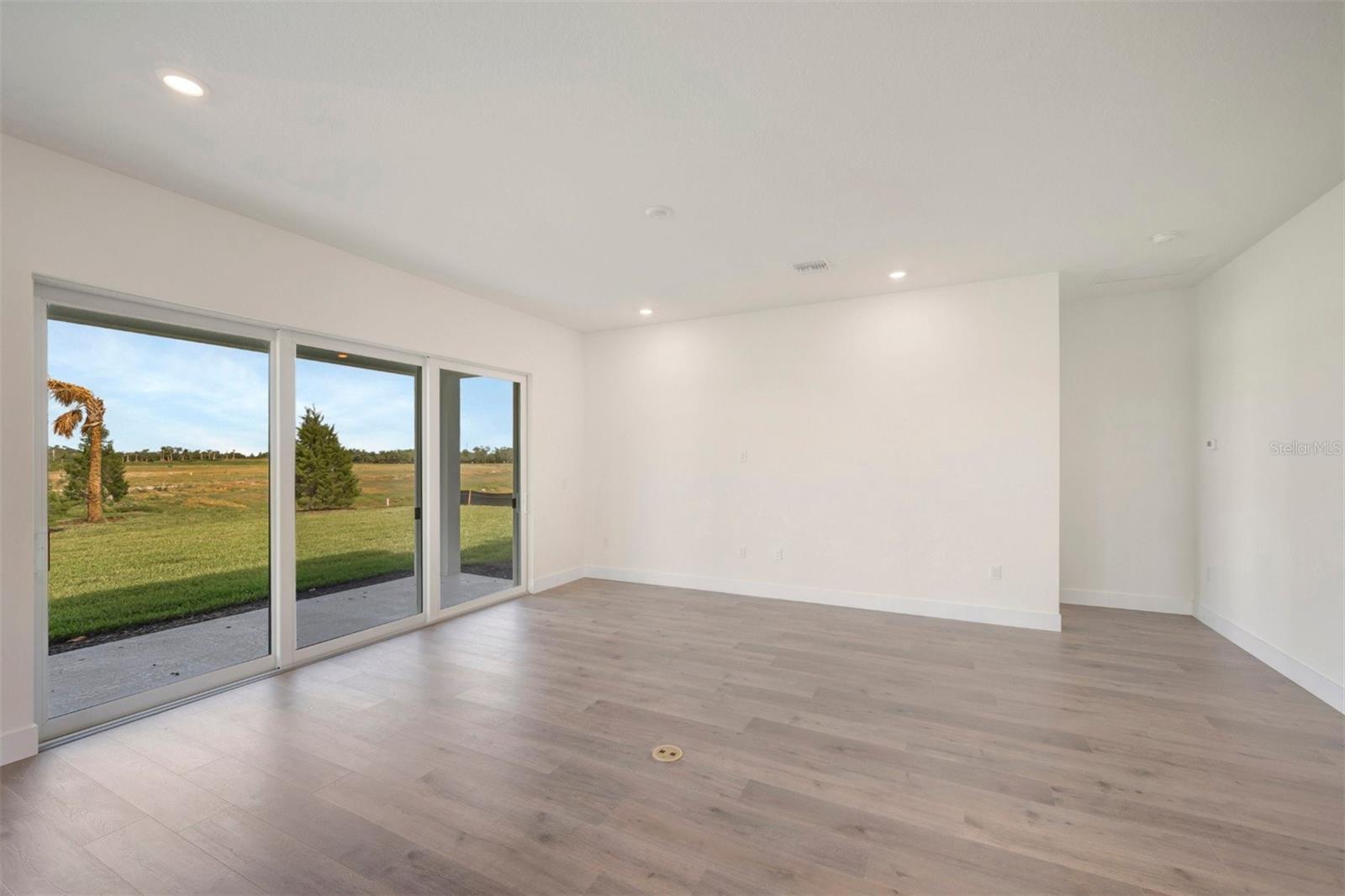 PALMERA AT WELLEN PARK - Residential