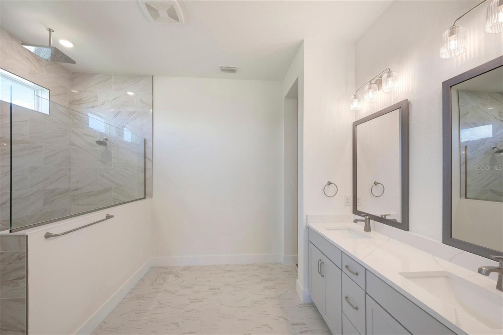 PALMERA AT WELLEN PARK - Residential