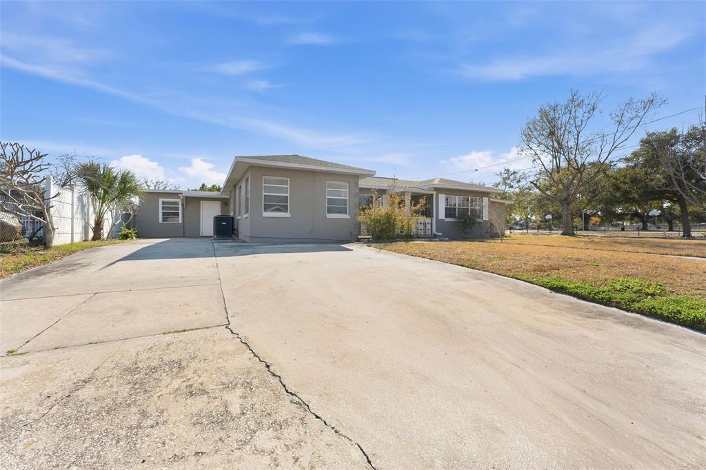 Photo of 2526 W Cordelia Street, Tampa, FL 33607 (MLS # TB8480120)