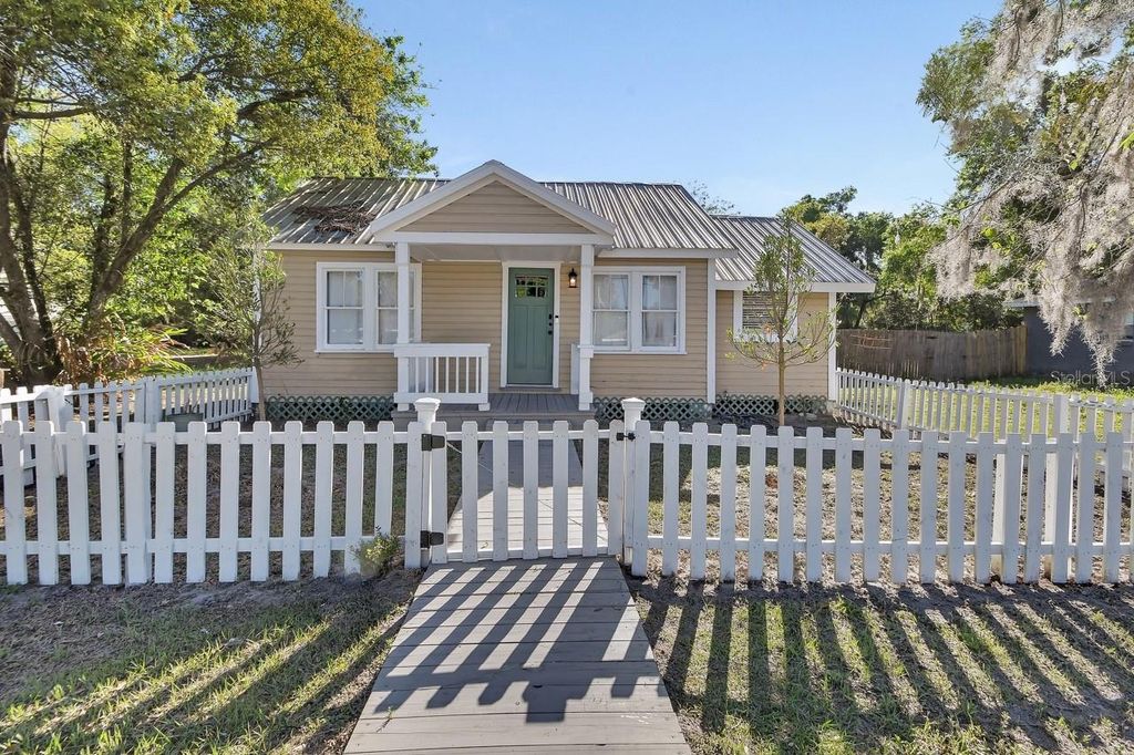 Photo of 133 Lucie Avenue, Deland, FL 32720 (MLS # V4947782)