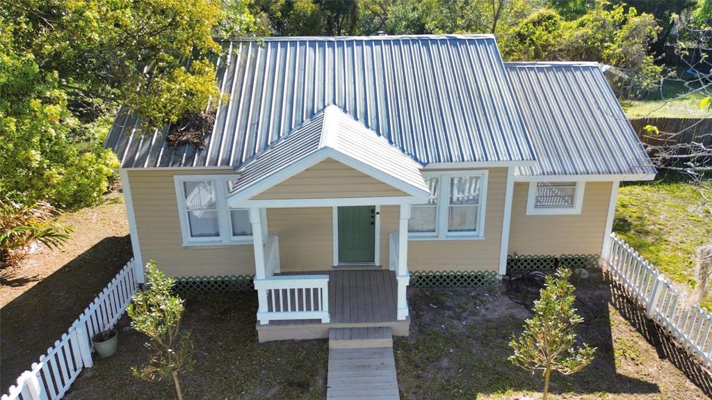 Photo of 133 Lucie Avenue, Deland, FL 32720 (MLS # V4947782)