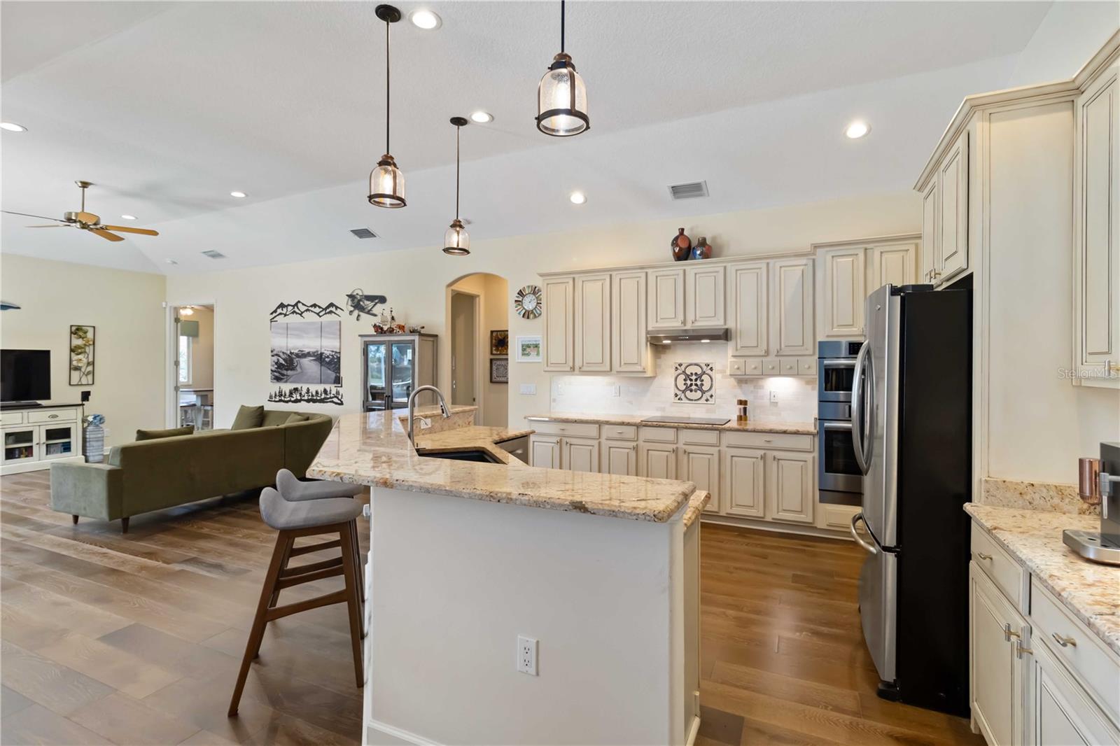 THE HAMPTONS - Residential