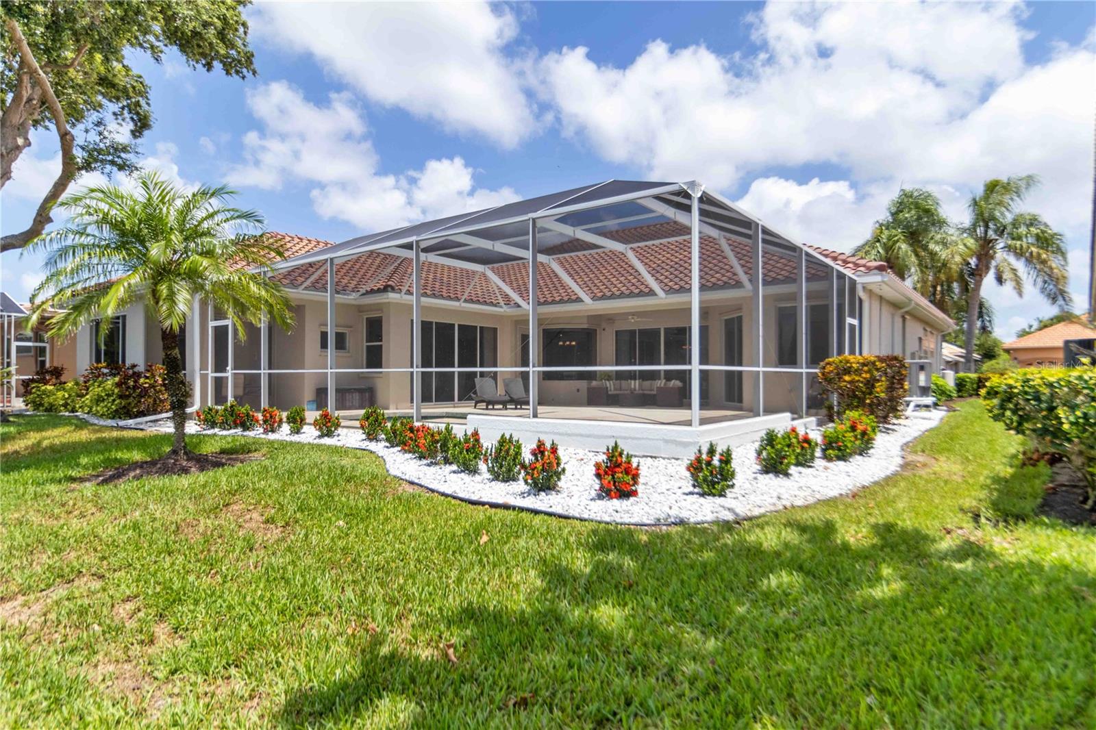 THE HAMPTONS - Residential