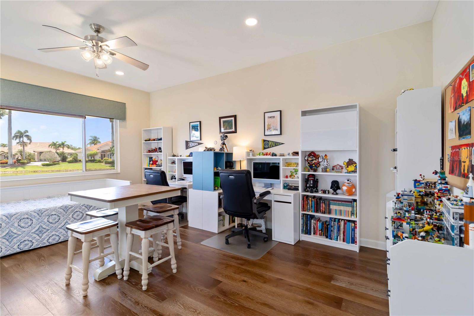 THE HAMPTONS - Residential