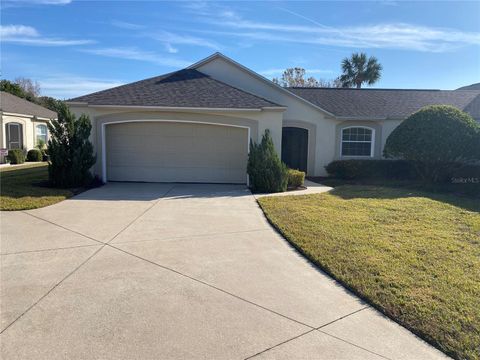 A home in TAVARES