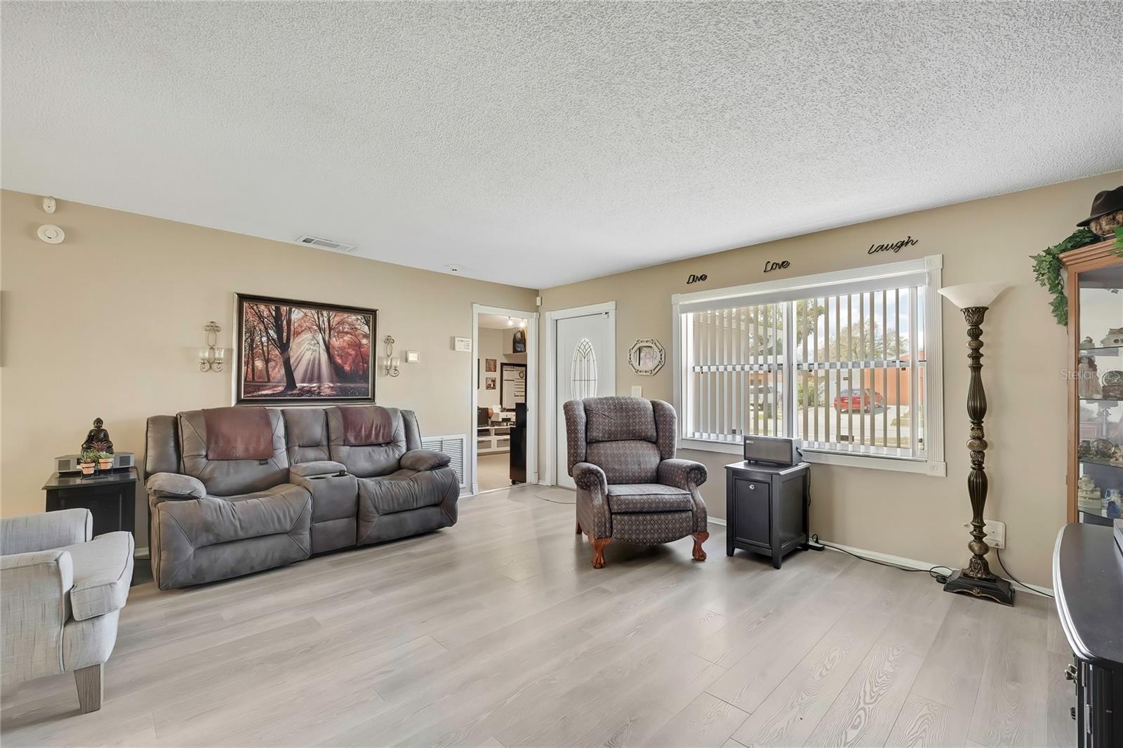 CARROLLWOOD MEADOWS UNIT VI SE - Residential