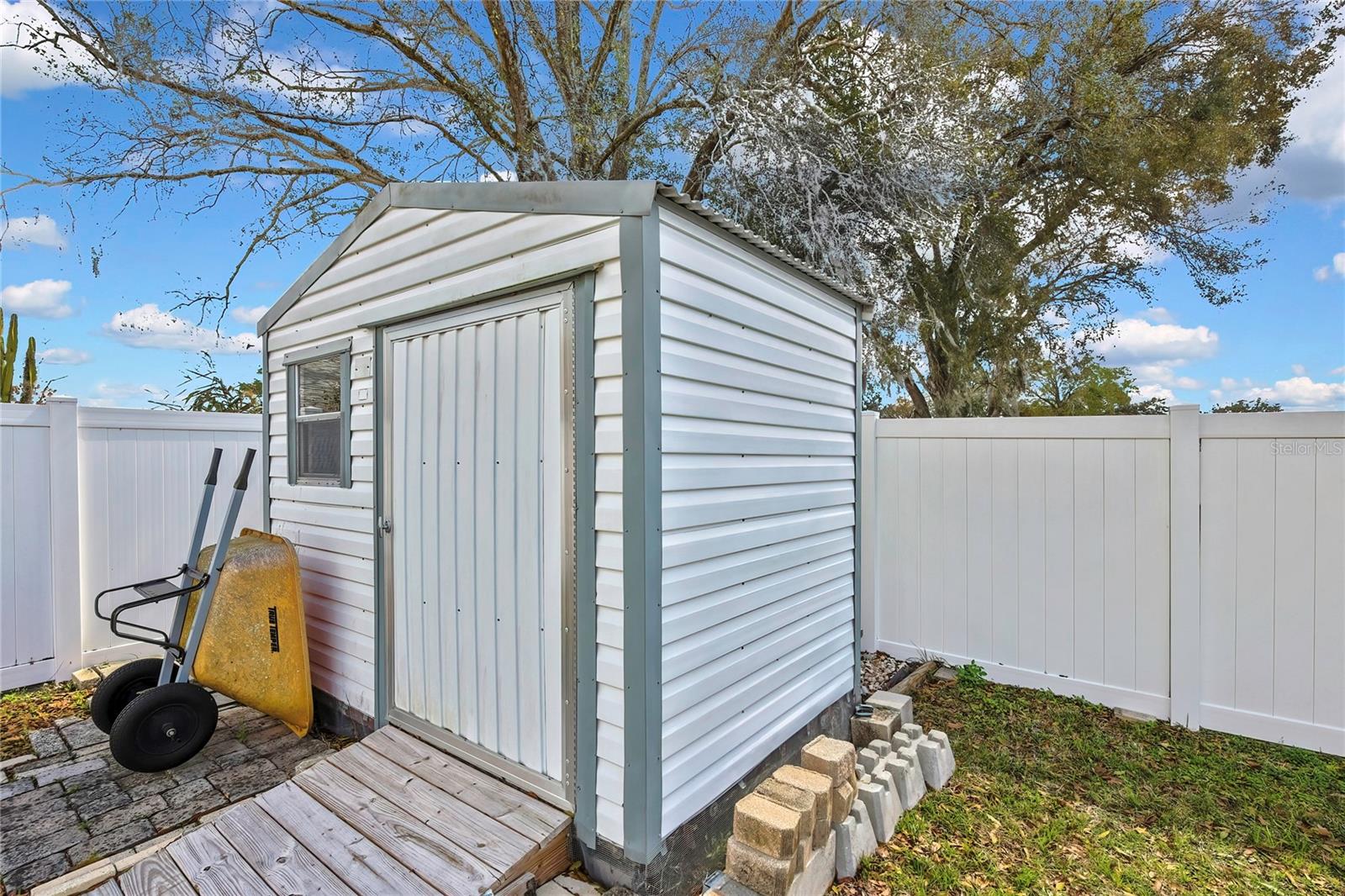 CARROLLWOOD MEADOWS UNIT VI SE - Residential