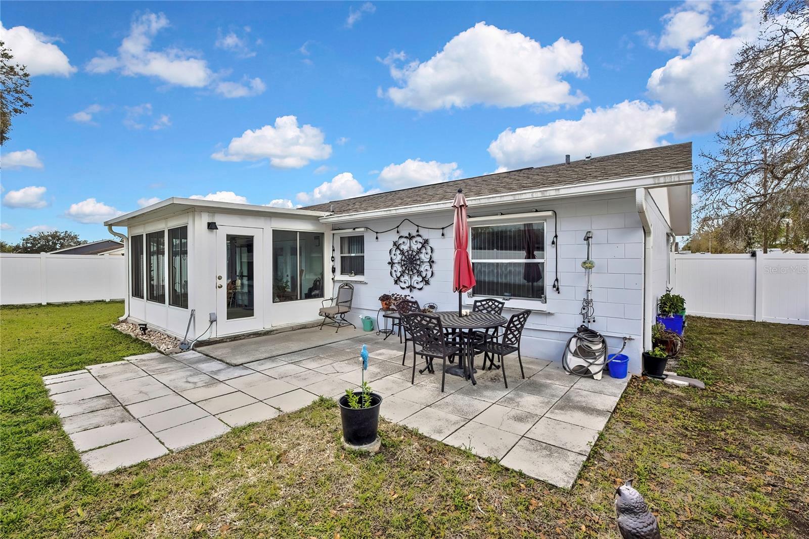 CARROLLWOOD MEADOWS UNIT VI SE - Residential