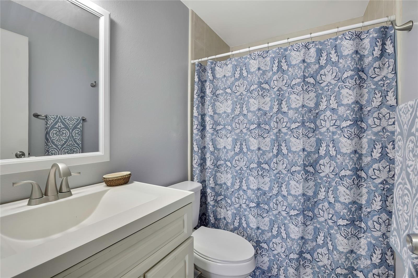 CARROLLWOOD MEADOWS UNIT VI SE - Residential