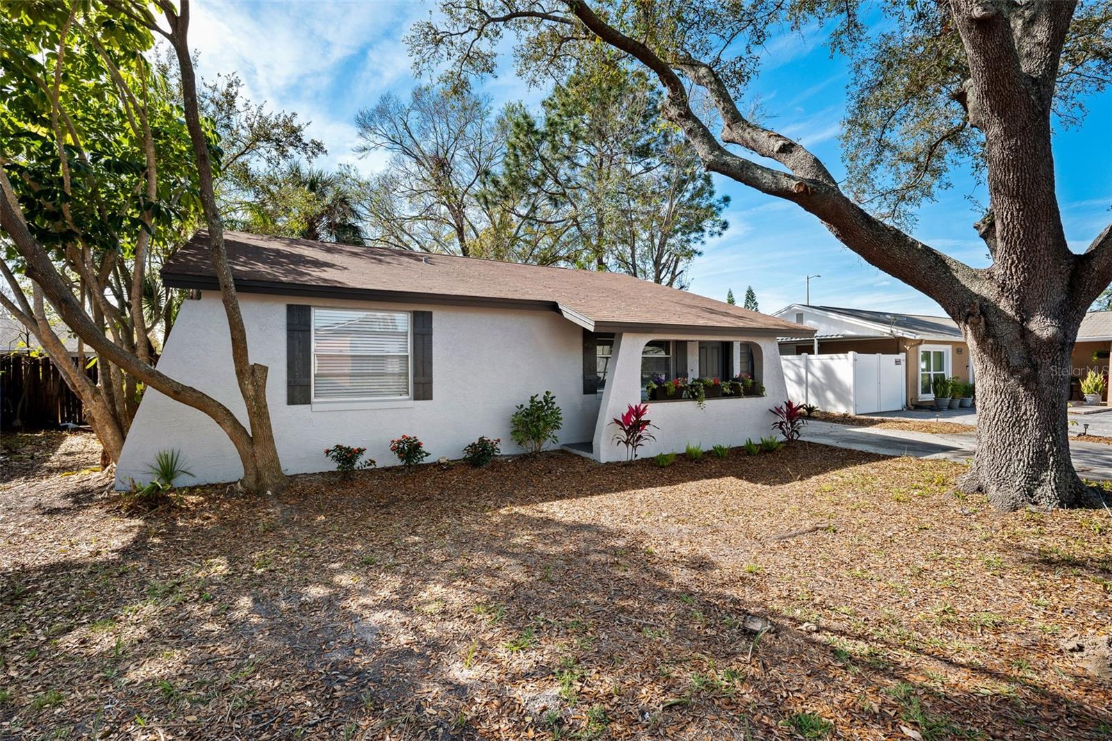 10108 HUNTERS POINT COURT